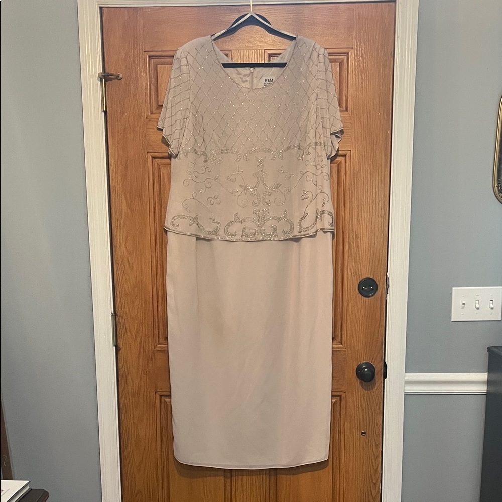 R&M Richards White and Taupe Brand Label